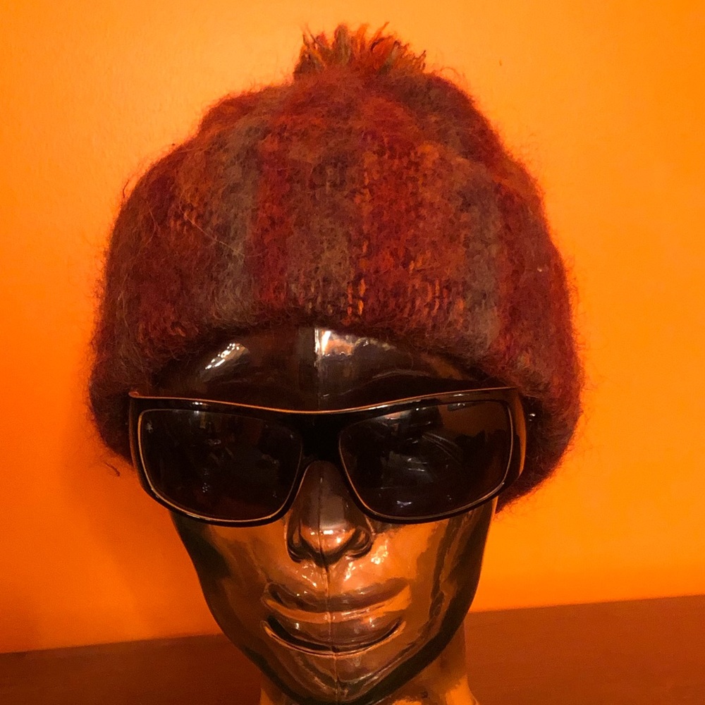 New without tags wool hat.